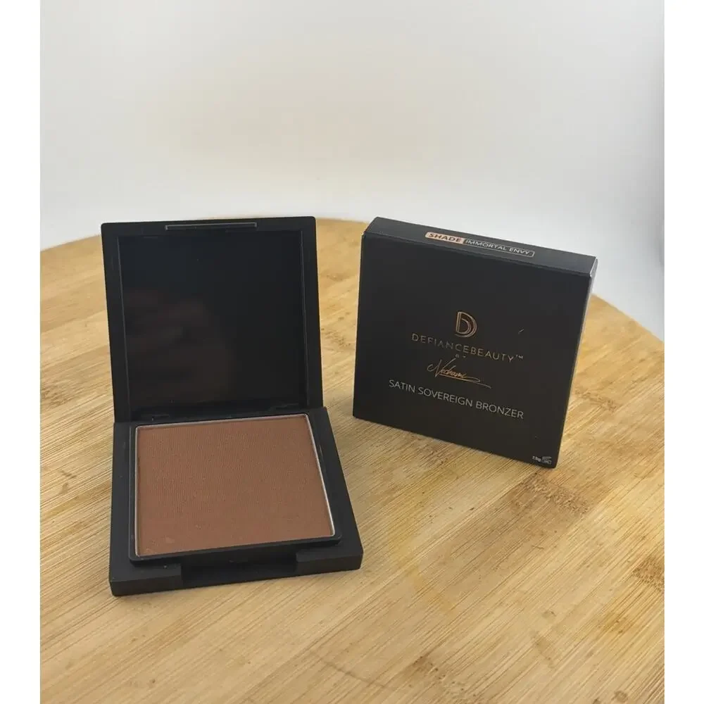 Defiance Beauty Satin Sovereign Bronzer Immortal Envy Matte Bronzer 7.5g Vegan N